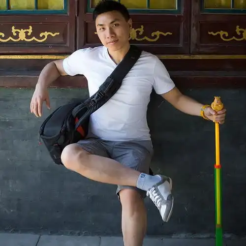  河北小伙娶小12岁乌克兰绝色美女,结婚11年后,妻子出轨波兰农民