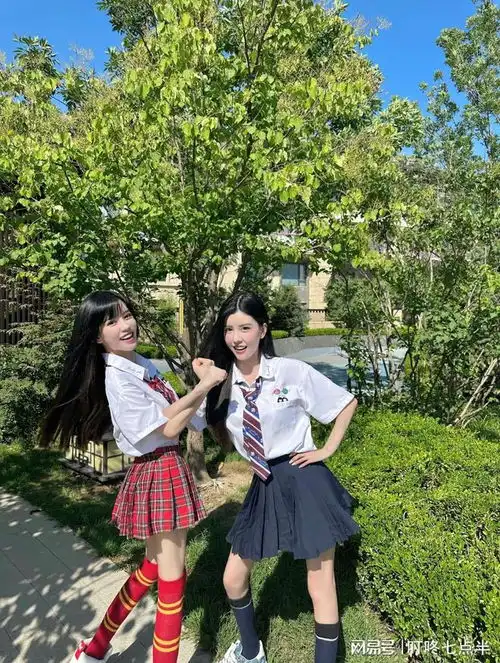 绝美jk制服穿搭,教你如何打造时尚闺蜜look