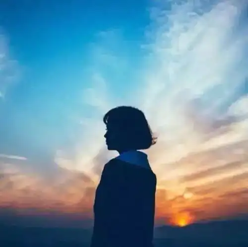  把恋爱的酸臭味忘了吧,你只需要记住钱的芳香