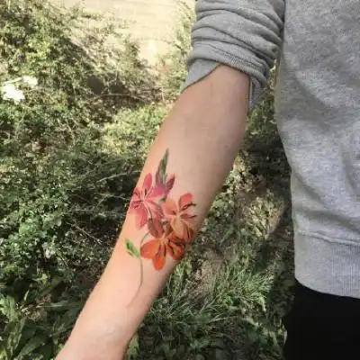 小臂花卉纹身头像,胳膊漂亮的花朵纹身图片