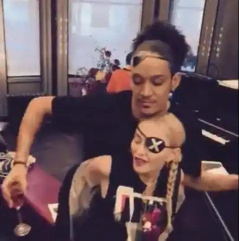  36岁年龄差阻挡不了爱情,61岁麦当娜和25岁小男友过情人节