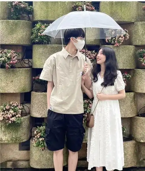  10套年轻男女们都喜欢的情侣穿搭好看的情侣装夏季