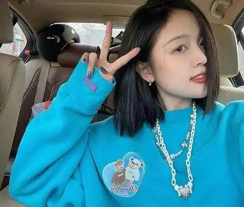  吴宣仪谈恋爱了自拍早就暗戳戳秀恩爱,竟是蔡徐坤队友