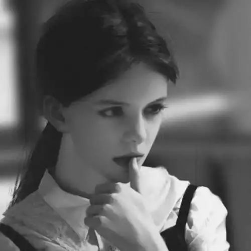  求这张情侣头像另一半