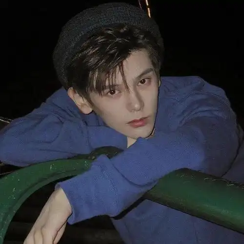  头像守一段情,思一个人