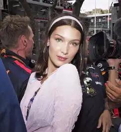  原来发型越土才越时髦