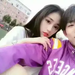  我很容易哄的,说不定一个抱抱就哄qq情侣头像我要个性网