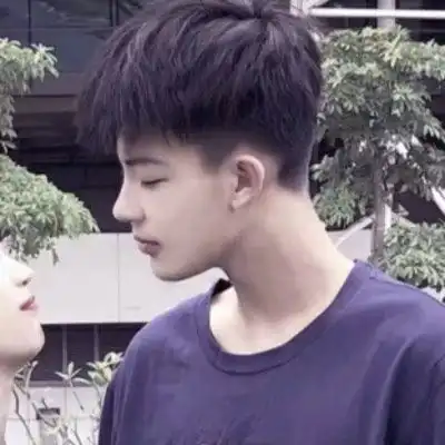  最新秀恩爱情侣头像趁年轻去努力去情爱