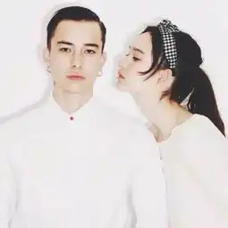 偷吻良人欧美情侣头像图片扣扣居