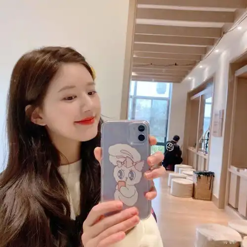  果然,圆脸女生都好假