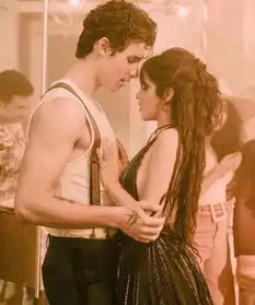  这对儿高调恋爱的小情侣配就一个字,还要我说几次