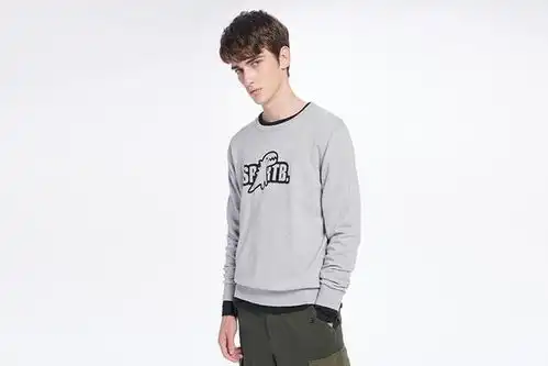 捉住小恐龙,大男孩的羊毛衫来了
