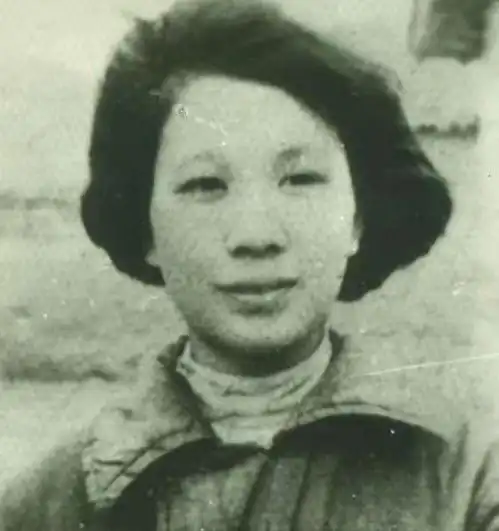  1975年,重庆农民发现一具戴手铐的女尸,真实身份是共产党