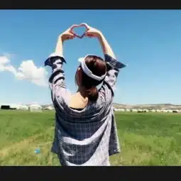  情侣头像一男一女背影两张