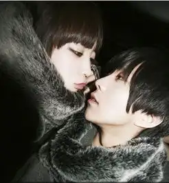  这张图片是情侣头像么另一张能不能给我啊