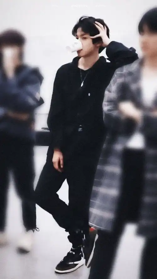  时代少年团里面谈恋爱最奶狗和最狼狗的分别是谁啊