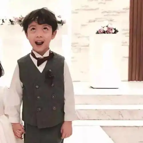 有没有高清无水印的真人情侣头像,要那种文艺唯美风格的