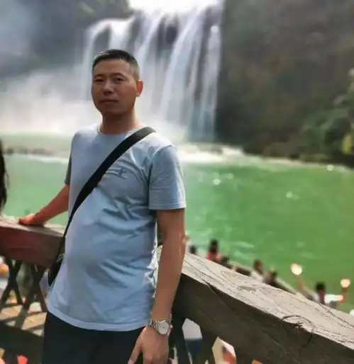  d2809殉职司机杨勇被追授中国铁路优秀共产党员称号