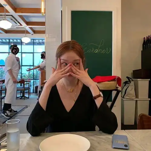  李圣经太会拍行走的头像大户啊