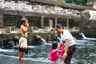  拥抱巴厘岛的海浪与丛林逃离城市之旅