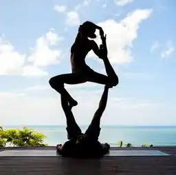  这对情侣用瑜伽来秀恩爱,简直性感到爆