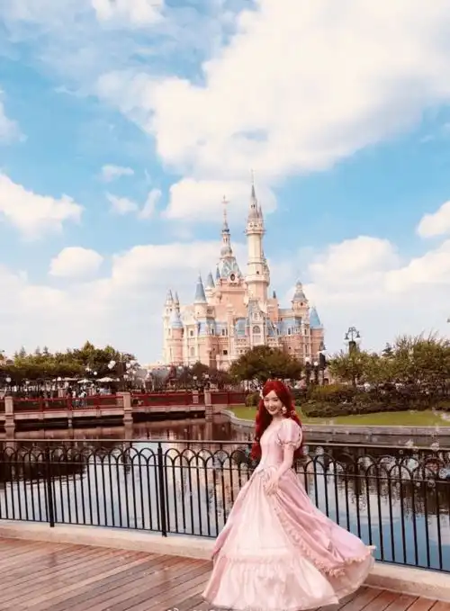  这才是真正的迪士尼在逃公主接好我的鼻血