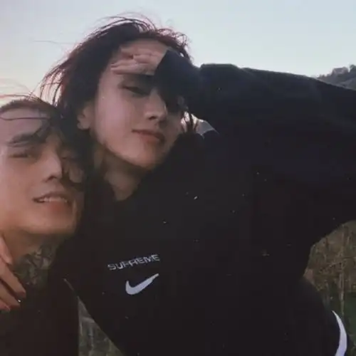  ins情侣头像我愿意为你变得温柔善良又勇敢