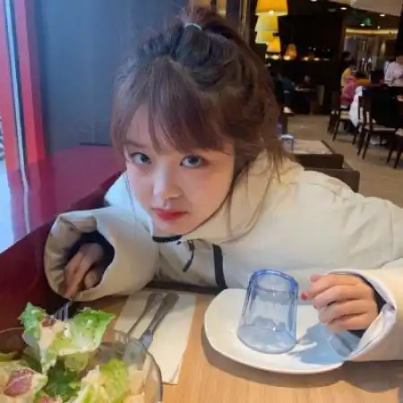  快手头像清晰的女生,信仰会赢取坚强的人