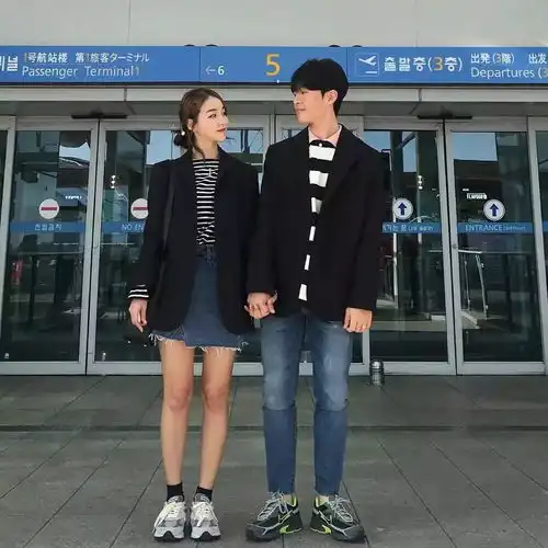  看完这些ins情侣穿搭,情人节穿什么就有谱了