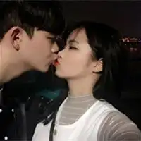  幸福亲吻恋人头像甜死人的亲吻