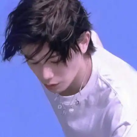  蓝色清新男生头像真人,更令人开心的是太帅了