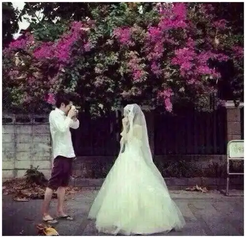 在女人眼中,二婚丈夫和前夫有什么区别,听听两位女人的看法