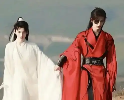  吉星高照生图,花城造型愈发合眼缘,哪知大家关注谢怜仪态