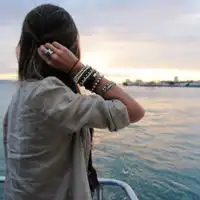  求大神把下面的图片弄成带字头像字他不爱我