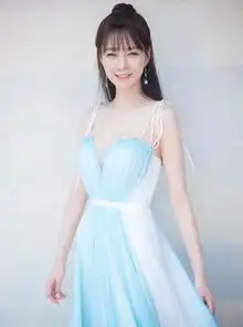  沈梦辰在家穿睡衣出镜,当得知睡衣价格后,才知道她为何能洗白