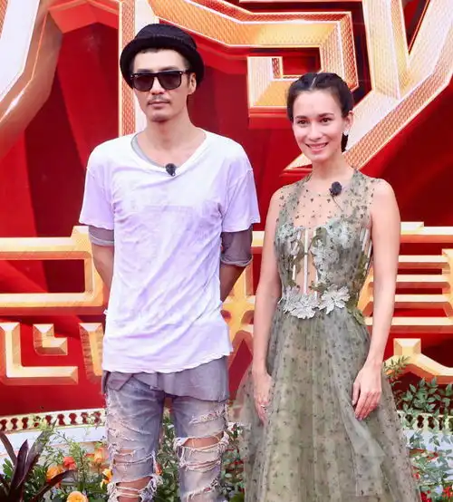  跨界歌王总决赛嘉宾亮相,宁静白裙仙气,陈学冬西装帅气