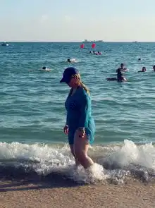  三亚大东海浴场风情