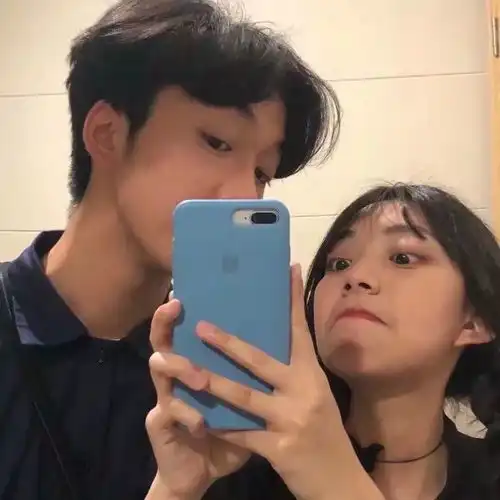  情侣头像一眨眼就2020年了早知道我不眨眼了