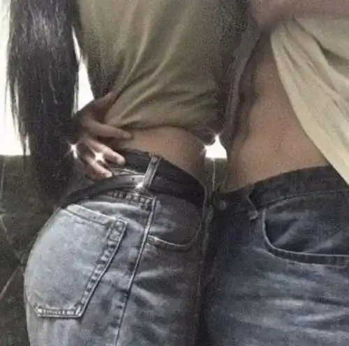 女生生理期,揉肚子不算啥,男生做到这3点,此生她必定相依