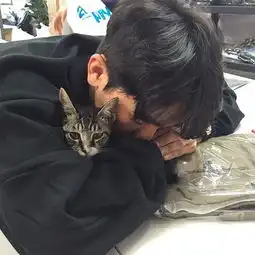  有没有好看的男生头像,最好把头部遮住了谢谢