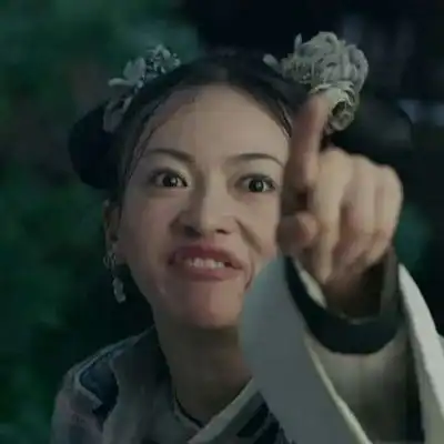  搞笑的情侣头像一左一右两张独一无二奇葩情侣头像