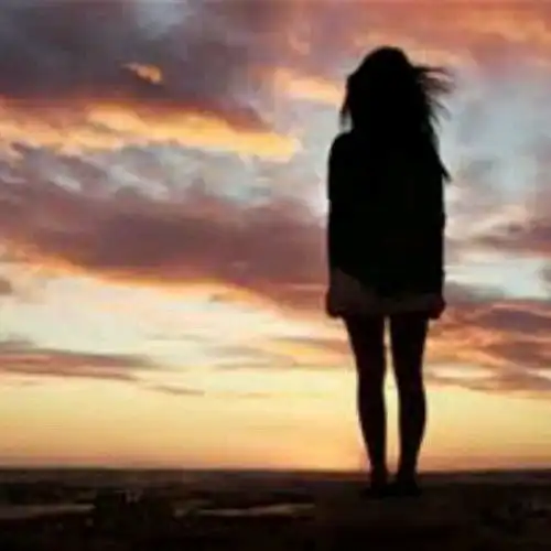  这张头像的另一半是什么情侣头像