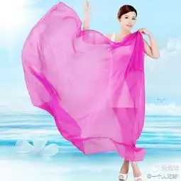  带上丝巾去旅行光彩亮丽的色彩触手可及