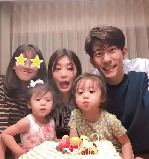 同样是产女,高圆圆和贾静雯为何差距如此大网友赵又廷不给力