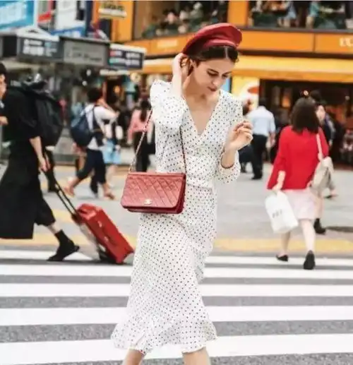  这个初秋,从浪漫的法式波点开始