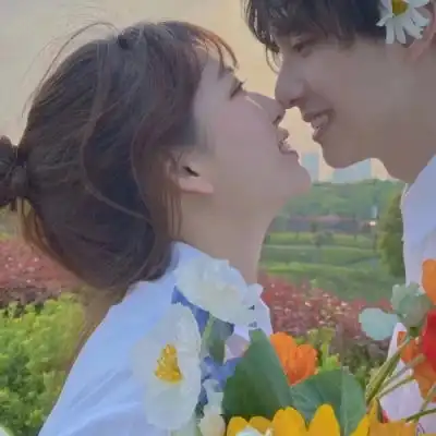  阳光操场白衬衫偷瞄下课情侣头像我要个性网