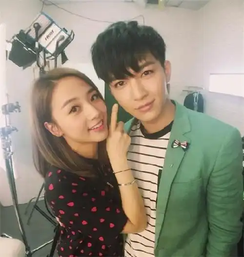  炎亚纶被问是同性恋吗四字霸气回应遭嘲,为啥要反问不回答