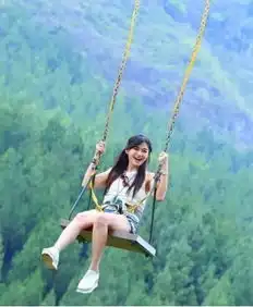  50岁网红辣妈,身材颜值完爆20岁少女,跟儿子合影就像情侣