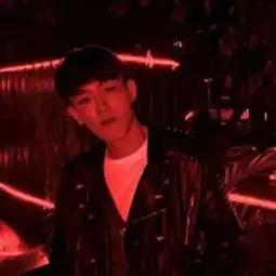  谁有这张照片的另外一张能不能给我谢谢了