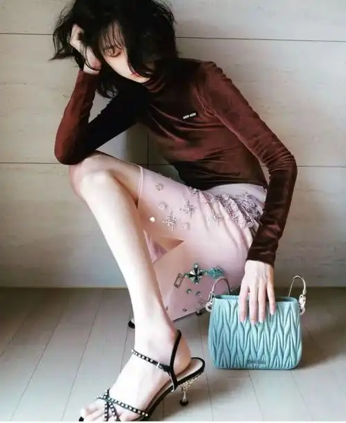 鱿鱼游戏最火主演人间香奈儿好闺蜜,韩国超模的她又获lv新身份